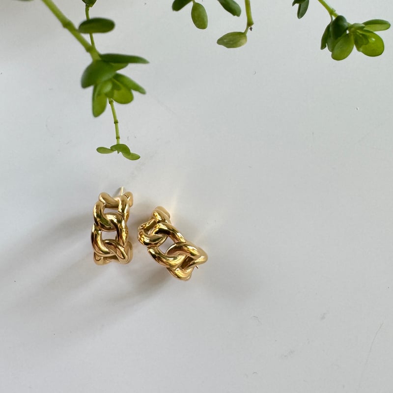 ゴールド チェーン付きフープピアス マニッシュチェーンフープピアス♡ゴールド | mamaguitar
