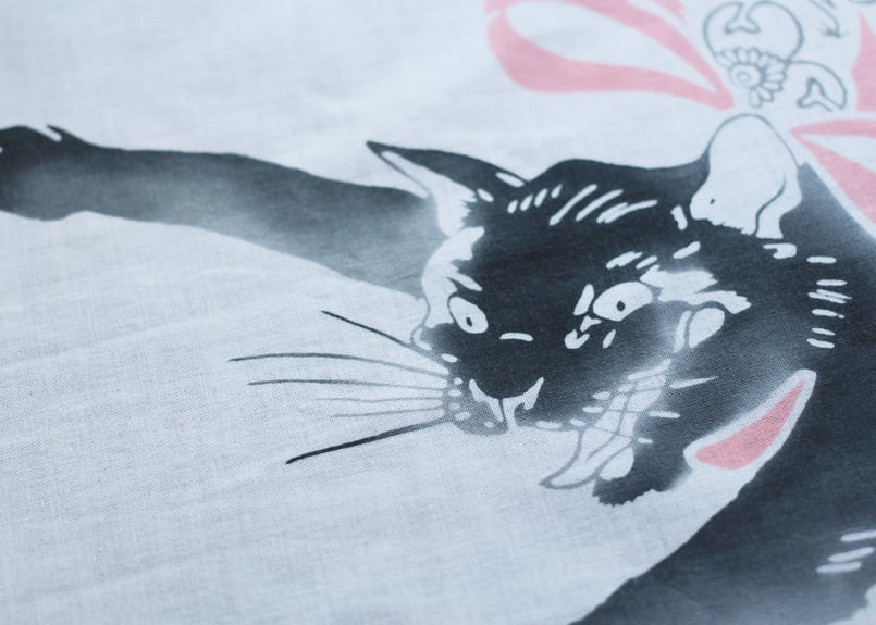 新江戸染謹製 干支てぬぐい「猫に鈴つけちゃった」 | SHINEDOZOME
