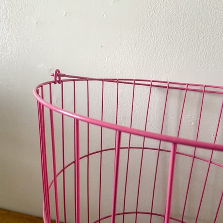 ピンクワイヤー深かご