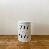 白キャニスター缶