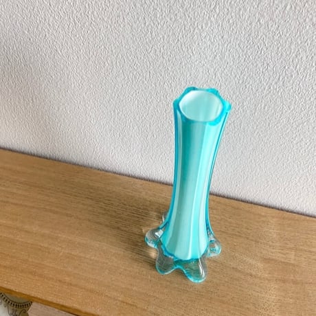 ガラスフラワーベース(水色)