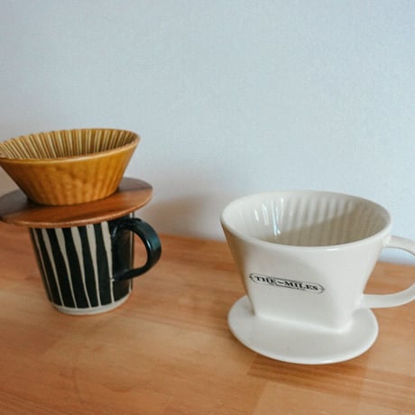 陶器のコーヒードリッパー