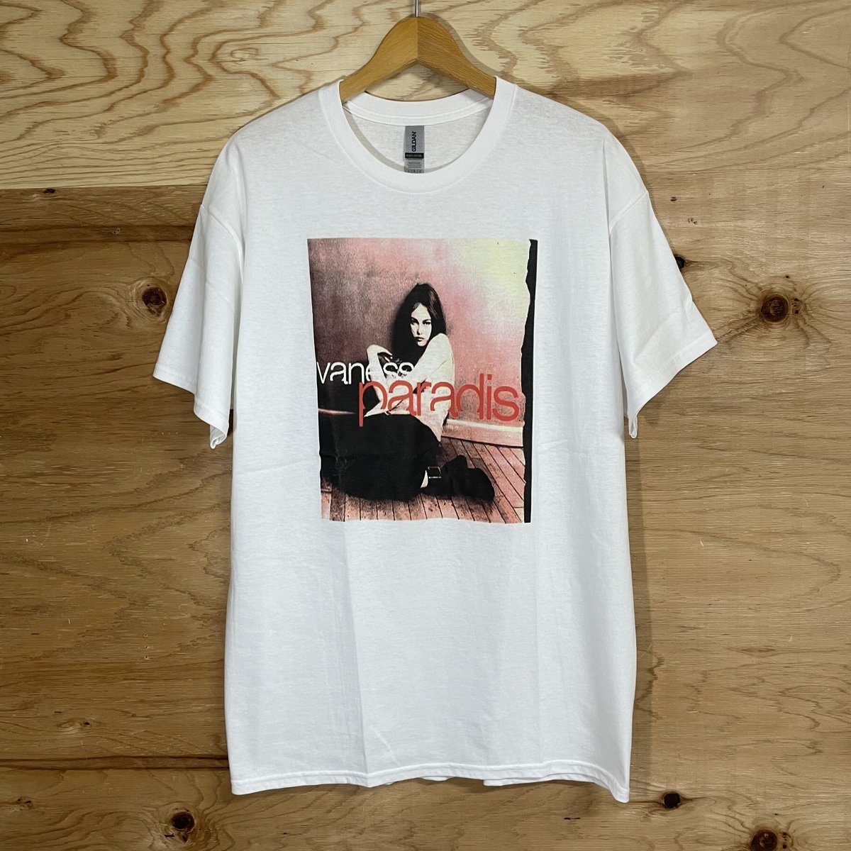 Vanessa Paradis / Be My Baay Tee | GALAPAGOS's Vanessa Paradis / Be My Baay Tee | GALAPAGOS's