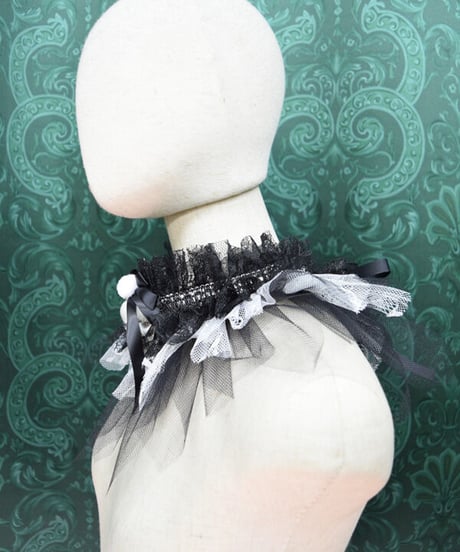 kki.2462　ドクロの切りっぱなしフリルネックラフ。