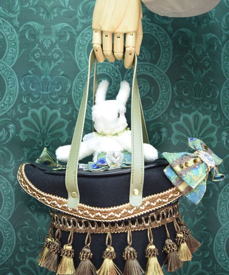 kki.2387　白うさぎのマジックシルクHATBAG。＜アンティークタッセル＞