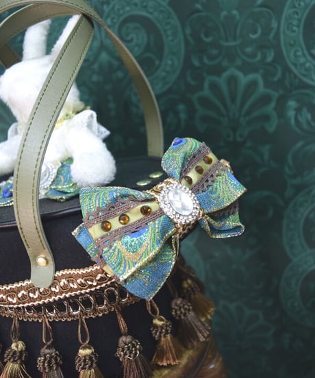 kki.2387　白うさぎのマジックシルクHATBAG。＜アンティークタッセル＞