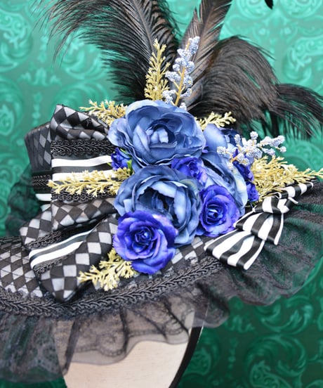 kki.2725　ダイヤチェックと青い薔薇のドレスHAT。