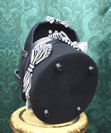 kki.2384　白うさぎのマジックシルクHATBAG。＜白黒＞