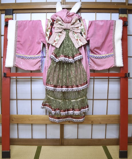 kki.2550　【KIMONO Custom】うさ耳ボアとレースバッスルピンクの羽織。