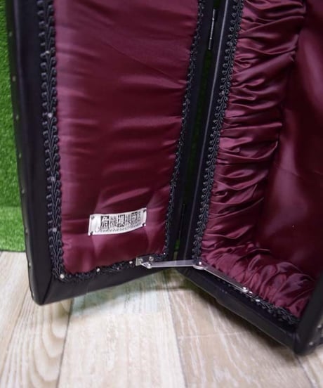 kki.2355　ブラッククロスヴァンパイアコフィンBOX。