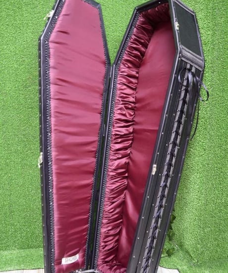 kki.2355　ブラッククロスヴァンパイアコフィンBOX。