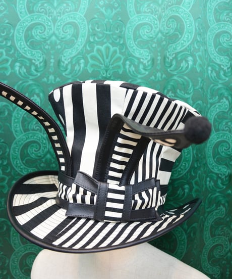 kki.2729　Monochrome Labyrinth Rabbit グラモフォンシルクHAT。