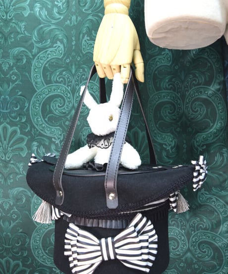 kki.2384　白うさぎのマジックシルクHATBAG。＜白黒＞