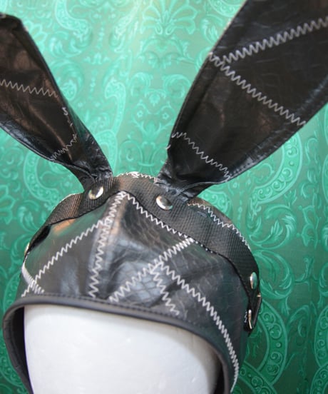 kki.2714　Wounded Rabbit　フード。
