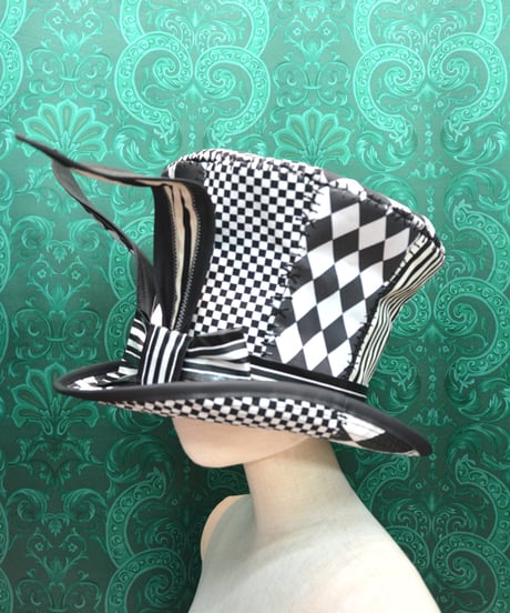 kki.2649　モノクロウサギのツギハギグラモフォンシルクHAT。