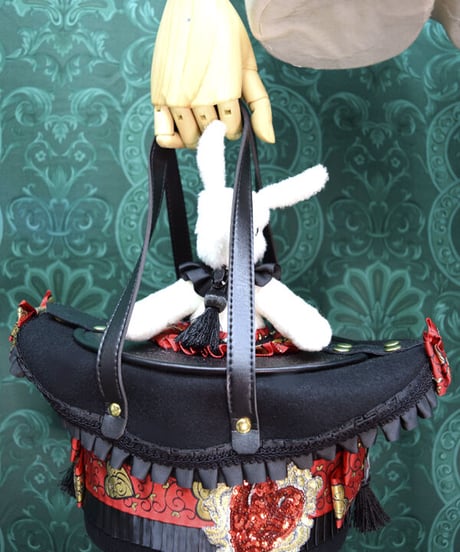 kki.2386　白うさぎのマジックシルクHATBAG。＜トランプ＞