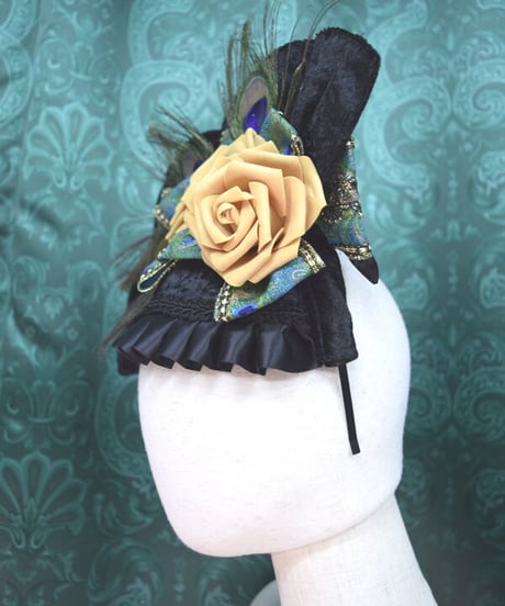kki.2522　孔雀と薔薇のプリーツオーナメントカクテルカチューシャ。