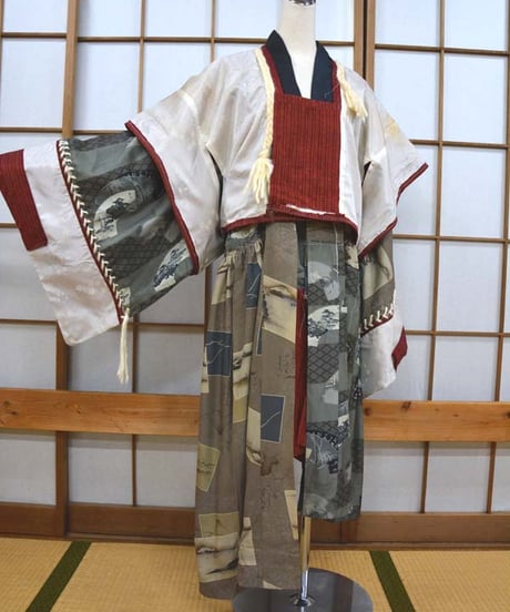 kki.2612　【KIMONO Custom】kirippanasi童羽織り。