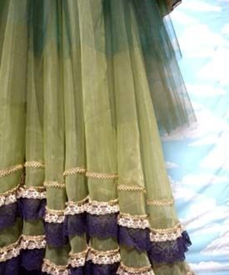 kki.1658　森の芋虫ドレスガウン 。