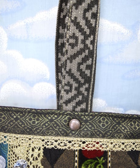 kki.2166　十字架と蜂のトートBAG。＜ブラック＞