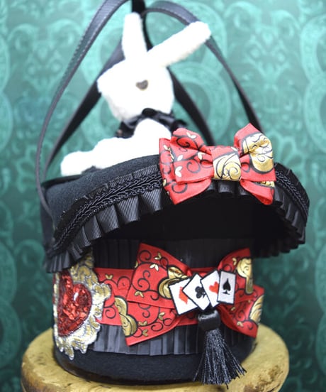 kki.2386　白うさぎのマジックシルクHATBAG。＜トランプ＞