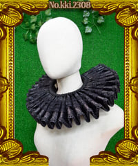 kki. 2308　Twinkle BLACK アコーディオンネックラフ。