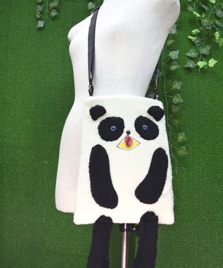 kki.2291　四角パンダポシェット。