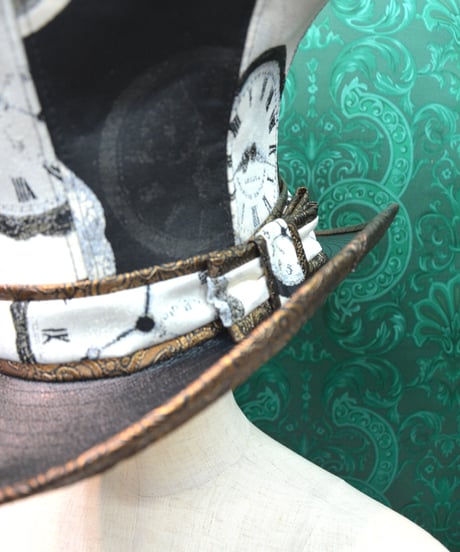 kki.2615　時を刻むグラモフォンシルクHAT。