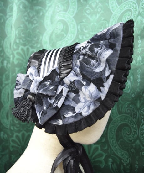 kki.2390　王冠と薔薇ボンネットフリルヘッドドレス。