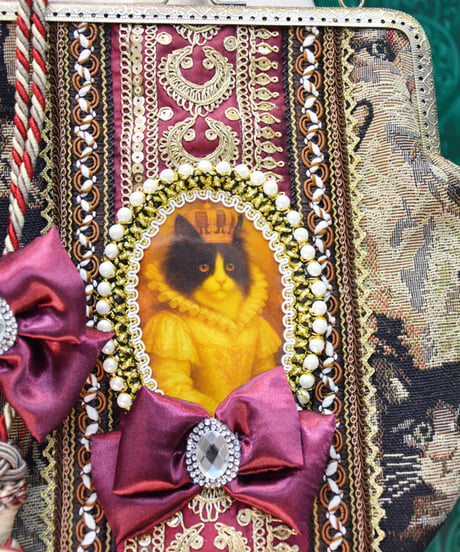 kki.2677　Queen Cat がま口ポシェット 。
