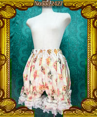 kki.2427　ねこちゃんと白いレースドロワーズ。