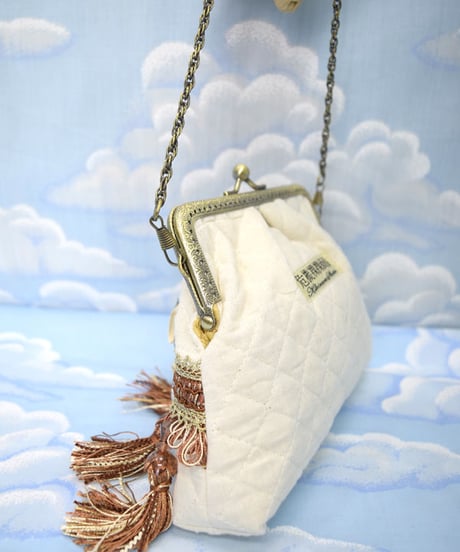 kki.2087　コットンキルティングのフリンジドクロがま口クラッチBAG。