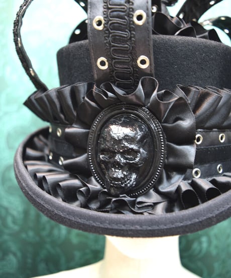 kki.2458　BLACK Skull 王冠シルクHAT。