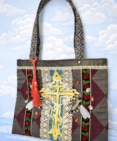 kki.2165　十字架と蜂のトートBAG。＜ワインレッド＞