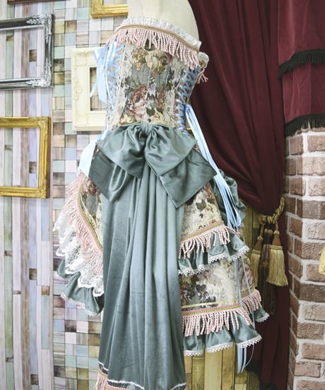 kki.2200　ロココゴブランフリンジとリボンのバッスルコルセット。