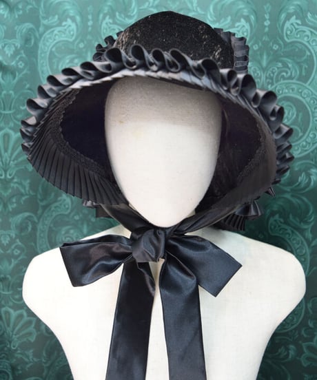 kki.2506　黒のフリルリボンカポートHAT。