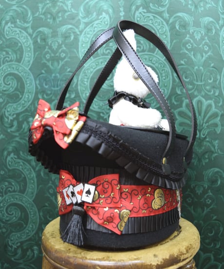 kki.2386　白うさぎのマジックシルクHATBAG。＜トランプ＞