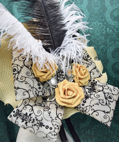 kki.2437　オーストリッチと薔薇のラウンドフリルストロードレスHAT。