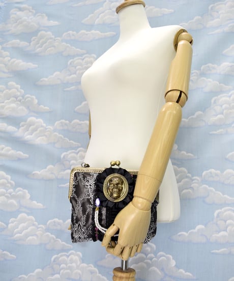 kki.2086　レースと髑髏のがま口クラッチBAG。