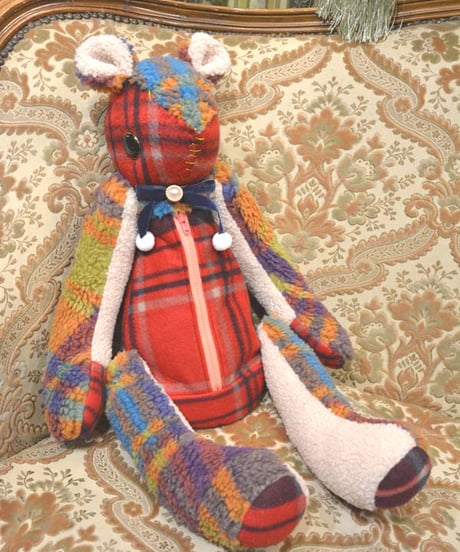 kki.2624　ボアとフリースのタータンチェックのくまちゃんぬいぐるみポシェットBAG。