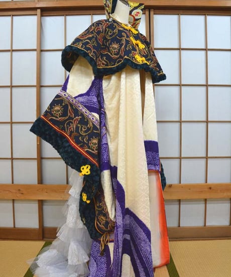 kki.2610　【KIMONO Custom】振袖のロング羽織りドレスとゴブランケープ。
