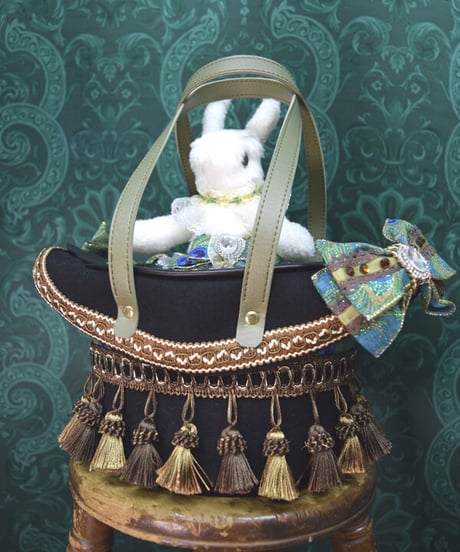 kki.2387　白うさぎのマジックシルクHATBAG。＜アンティークタッセル＞
