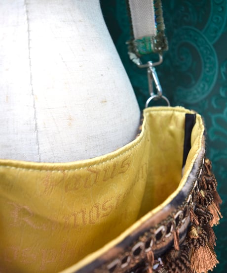 kki.2595　孔雀と虎の斜め掛けBAG。