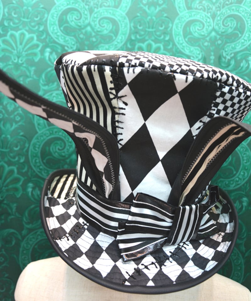 自分ツッコミくま　蚊　シルクハット kki.2649 モノクロウサギのツギハギグラモフォンシルクHAT