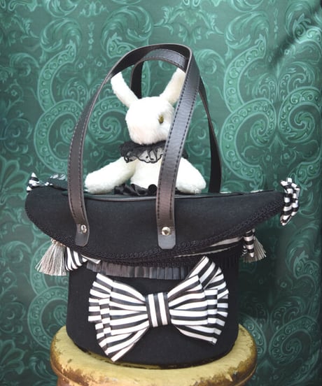 kki.2384　白うさぎのマジックシルクHATBAG。＜白黒＞