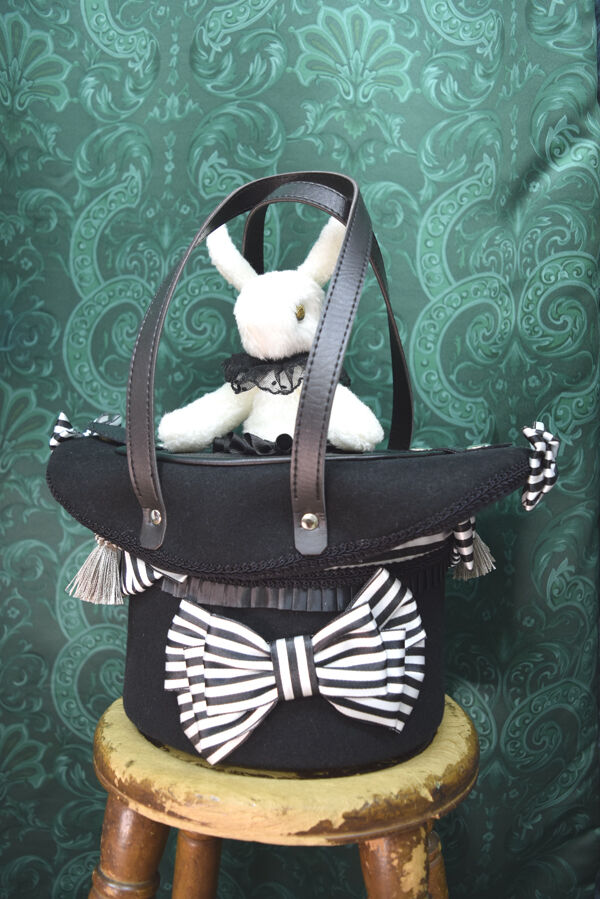 kki.2384 白うさぎのマジックシルクHATBAG。＜白黒＞ | 危機裸裸商店