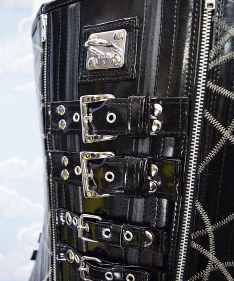 kki.2137　ブラックレザールバックルメンズタイプコルセット。