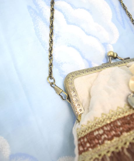 kki.2087　コットンキルティングのフリンジドクロがま口クラッチBAG。