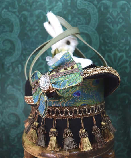 kki.2387　白うさぎのマジックシルクHATBAG。＜アンティークタッセル＞