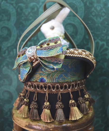 kki.2387　白うさぎのマジックシルクHATBAG。＜アンティークタッセル＞